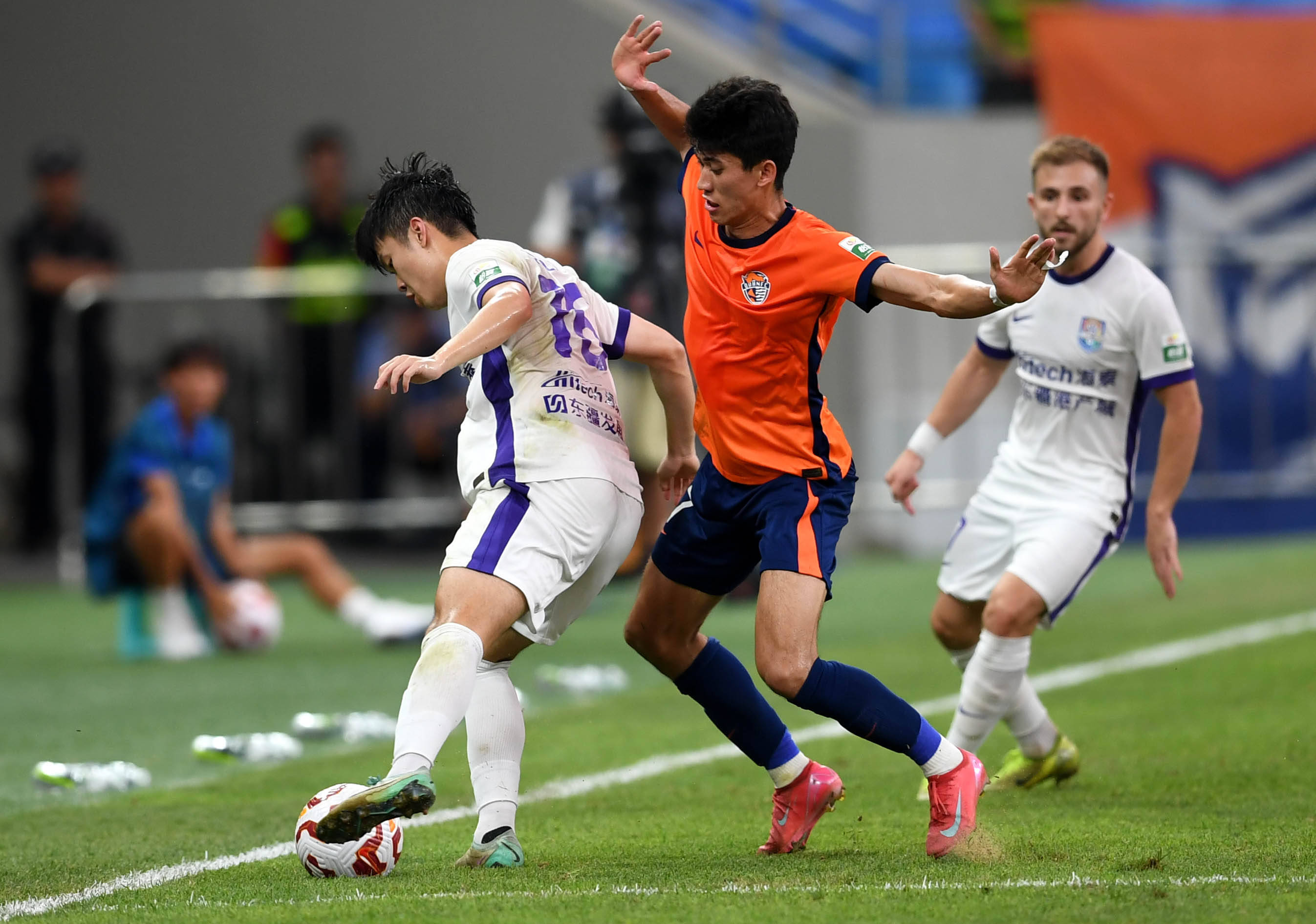 更加坚定其 更加坚定其